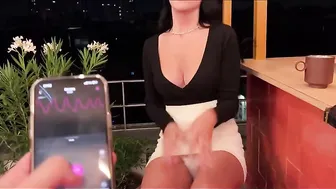 سكس عالمي في حمام المطعم نيك زبونة من زبون غريب