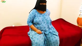 سكس سعودي ام سعودية شرموطة 35 سنة تتناك من صديق زوجها