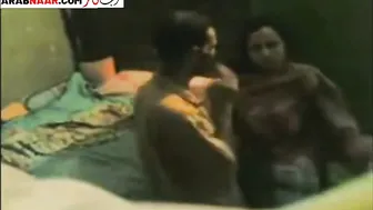 صعيدي ينيك جارتة الشرموطة علي السرير - سكس مصري الصعيد